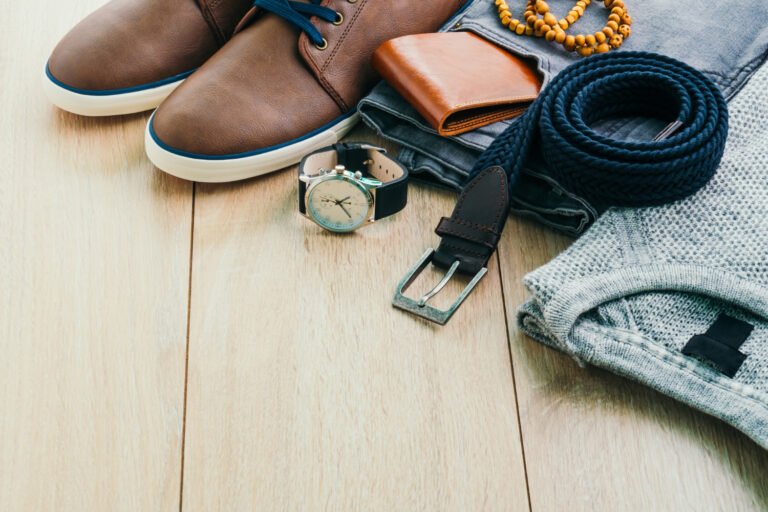 Men’s Capsule Wardrobe: 20 Essential Pieces (2026)